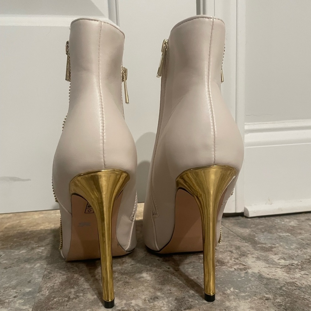 catherine malandrino white and gold shoes